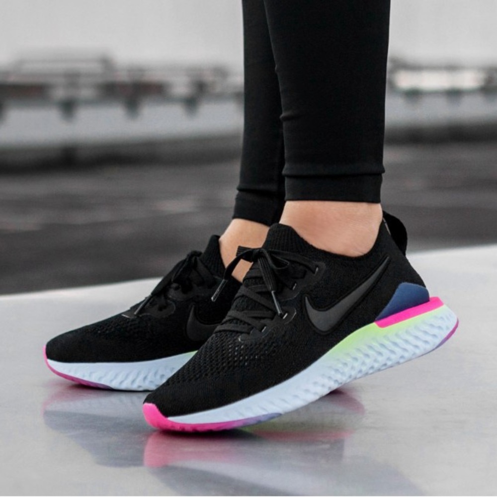 Nike Epic React Flyknit 2 Women’s Athletic Shoes - Picture 2 of 14